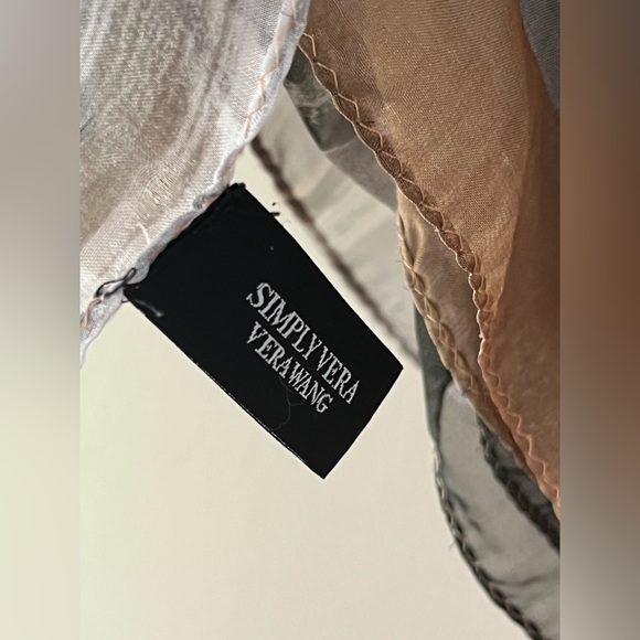 Women’s Simply Vera Wang Sheer Scarf / Wrap - Picture 4 of 12